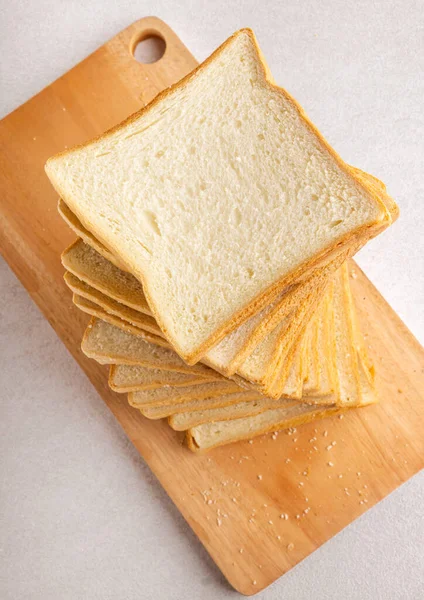 Kahvaltıda Dilimlenmiş Ekmek Dilimleri Zole Edilmiş Parlak Arkaplan — Stok fotoğraf