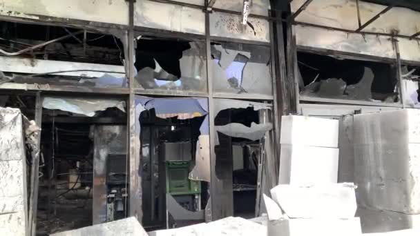 Bucha Kiev Oekraïne 2022 Oorlog Oekraïne Winkelcentrum Verwoest Door Russische — Stockvideo