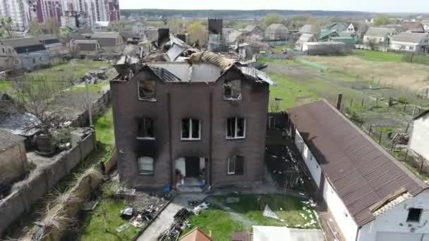 Hostomel Kyiv Ukraina 2022 Penumpang Rusia Menghancurkan Rumah Rumah Pribadi — Stok Video