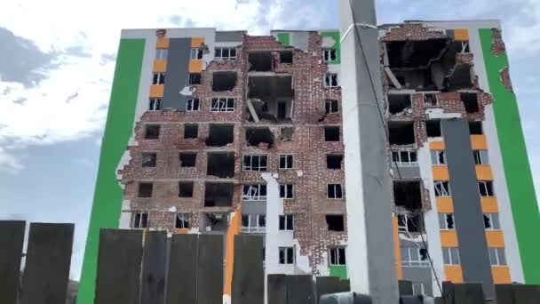Hostomel Kiew Ukraine 2022 Russische Invasoren Zerstörten Ein Mehrstöckiges Wohngebiet — Stockvideo