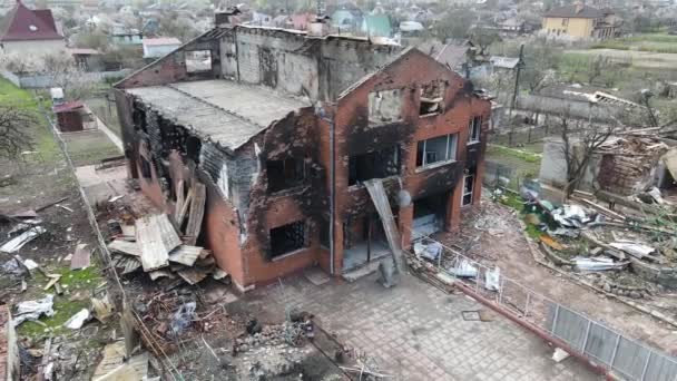 Chernihiv Ουκρανία 2022 Ρώσοι Ένοικοι Κατέστρεψαν Ιδιωτικές Κατοικίες Στην Πόλη — Αρχείο Βίντεο