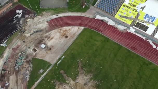 チェルニヒフ ウクライナ 2022 ウクライナでの戦争 チェルニヒフでのロケット攻撃の結果としてサッカースタジアムを爆破 — ストック動画