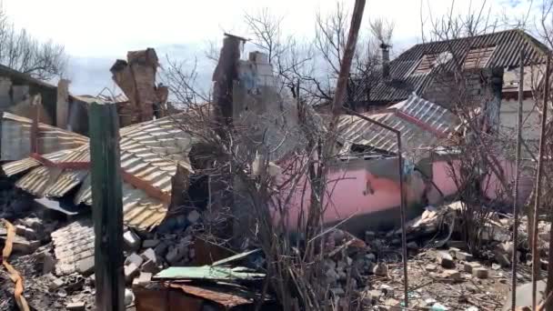 Chernihiv Ucrania 2022 Los Ocupantes Rusos Destruyeron Casas Privadas Ciudad — Vídeo de stock