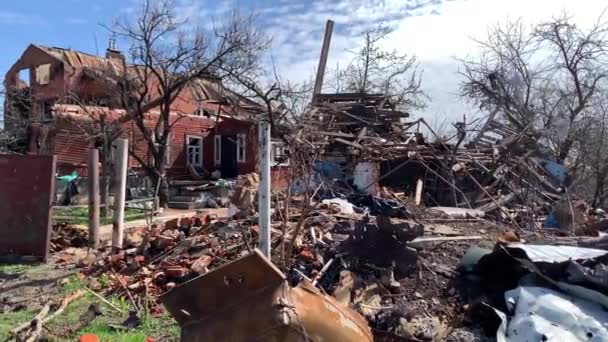 Chernihiv Ucrania 2022 Los Ocupantes Rusos Destruyeron Casas Privadas Ciudad — Vídeo de stock