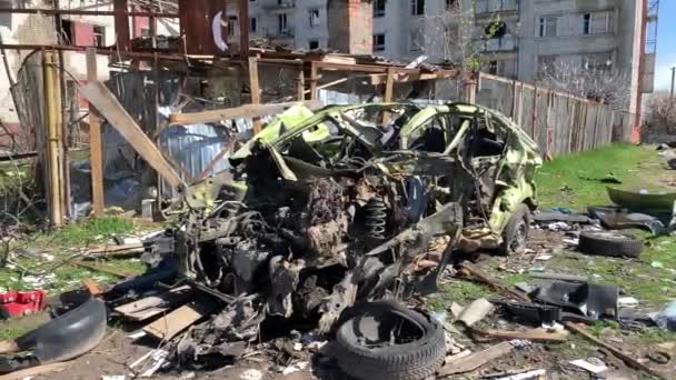 Chernihiv Ουκρανία 2022 Εκρηκτικά Και Πυροβοληθέντα Αυτοκίνητα Παιδιά Αποτέλεσμα Της — Αρχείο Βίντεο