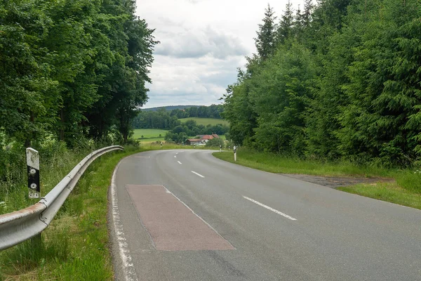 Asfaltweg Die Naar Het Dorp Leidt Bavaria Duitsland — Stockfoto