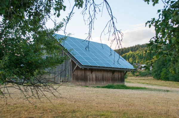 Painéis Solares Telhado Uma Casa Particular — Fotografia de Stock
