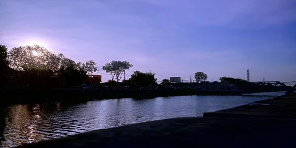 Hermoso Atardecer Sobre Lago — Foto de Stock