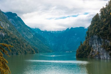 Konigsee Gölü manzarası, Bavyera, Almanya