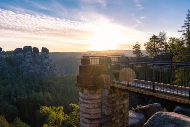 Saxon İsviçre, Almanya 'da güneşin doğuşu