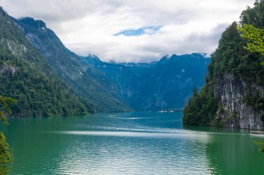 Konigsee Gölü manzarası, Bavyera, Almanya
