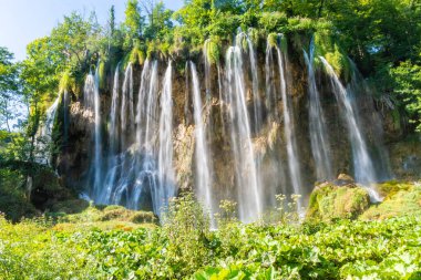 Hırvatistan 'ın Plitvice Göllerinde inanılmaz büyük şelaleler