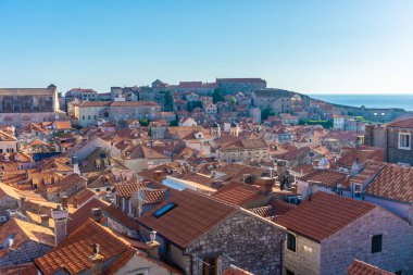 Hırvatistan 'ın başkenti gün batımında Dubrovnik' in güzel hava manzarası