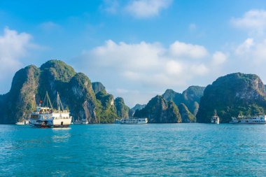 HA LONG BAY, VİETNAM, HAZİRAN 6 2020: