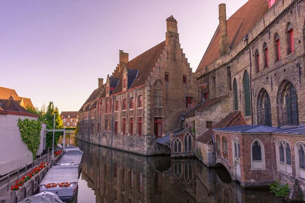 Reflectie Het Brugse Kanaal Bij Zonsondergang België — Stockfoto