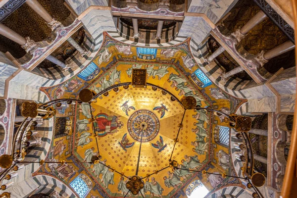 Aachen Tyskland Juli 2020 Palatinkapellets Vackra Gyllene Interiör — Stockfoto