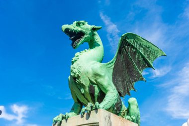 Ljubljana Ejderhası 'nın heykeli, Slovenya' nın sembolü.