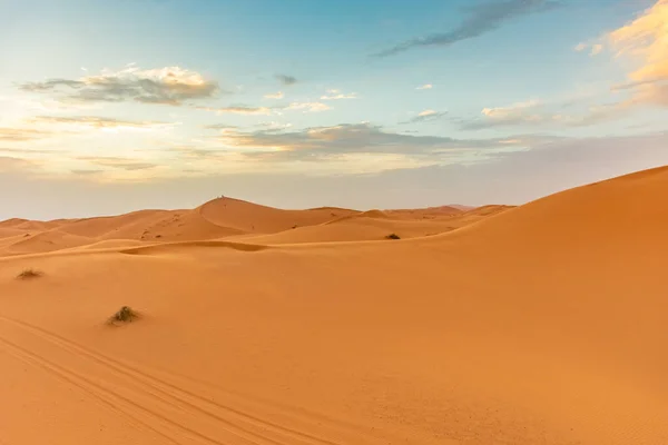 Hermoso Paisaje Las Dunas Del Desierto Del Sahara Atardecer Merzouga — Foto de Stock