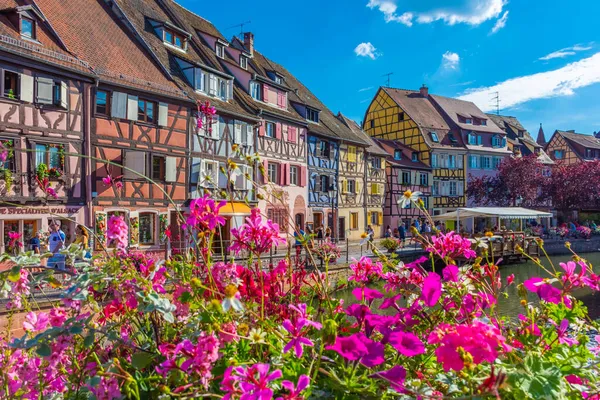 Colmar Frankreich Juli 2020 Farbenfroher Kanal Von Colmar Mit Blumen — Stockfoto