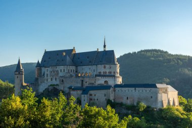 Vianden, Lüksemburg 'un ortaçağ kalesi.