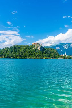 Slovenya 'nın Bled Gölü Kalesi manzarası