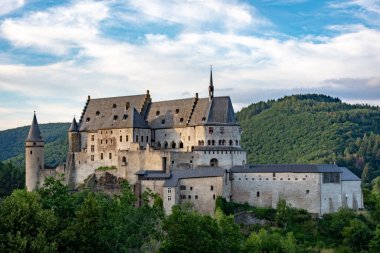 Vianden, Lüksemburg 'un ortaçağ kalesi.