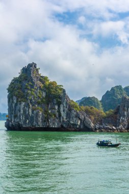 Vietnam, Ha Long Körfezi 'nin güzel manzarası