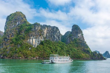 HA LONG BAY, VİETNAM, 6 HAZİRAN 2020: