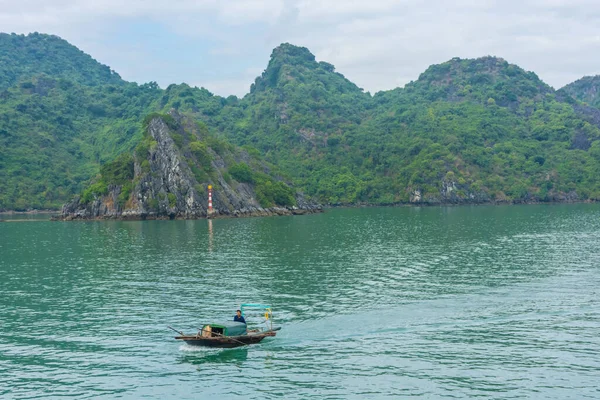 Hosszú Öböl Vietnam 2020 Január Hajós Vitorlázás Long Bay Ben — Stock Fotó