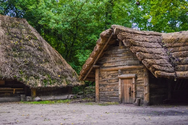 Antigua Casa Madera Biskupin Village Polonia — Foto de Stock