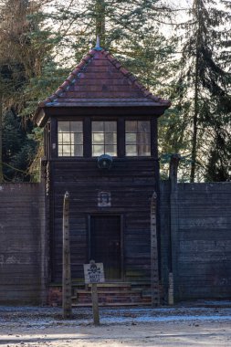 AUSCHWITZ BIRKENAU. POLAND, 9 HAZİRAN 2022: Auschwitz Toplama Kampındaki Nazilerin Kulesi