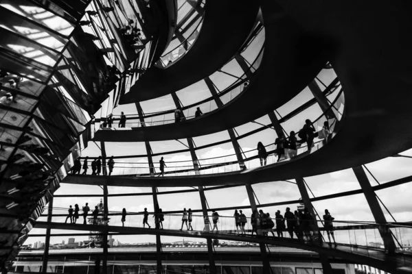 Berlin Deutschland August 2020 Menschensilhouette Die Kuppel Des Reichtsag — Stockfoto