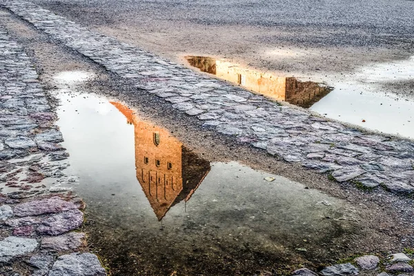 Castelo Trakai Refletido Uma Poça Lituânia — Fotografia de Stock