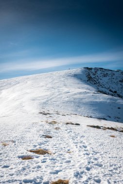 Piedmont Dağları 'nın karlı manzarası, İtalyan Alpleri