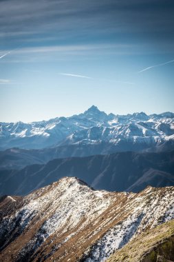 Monviso Dağı 'nın karlı manzarası, İtalyan Alpleri