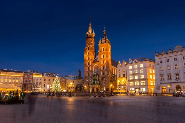 Krakow Polska Stycznia 2022 Bazylika Najświętszej Marii Panny Rynku Nocy — Zdjęcie stockowe