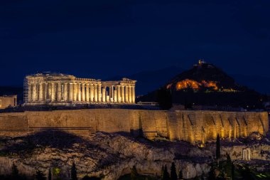 Parthenon ve Akropolis, Atina ve Yunanistan 'ın güzel gece manzarası