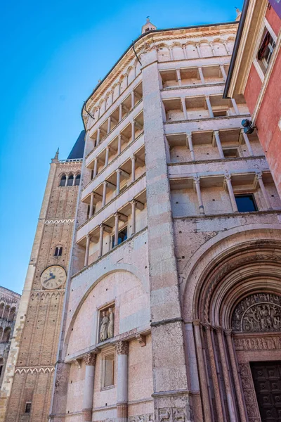 Hermoso Baptisterio Parma Construido Con Mármol Rosa Italia — Foto de Stock