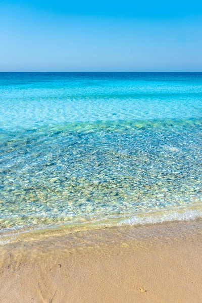 ペスコルスビーチ サレント プーリア州 イタリアの美しいクリスタルクリア水 — ストック写真