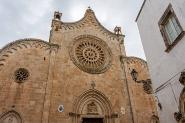 Ostuni Katedrali Cephesi, Apulia, İtalya
