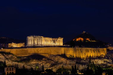 Parthenon ve Akropolis, Atina ve Yunanistan 'ın güzel gece manzarası
