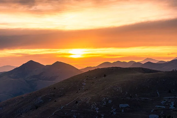 Fantastisk Solnedgång Över Gran Sasso National Park Abruzzo Italien — Stockfoto