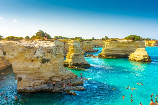 Salento Italien August 2021 Das Wunderschöne Kristallklare Apulienmeer Von Den — Stockfoto