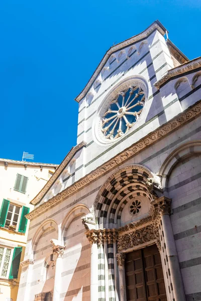 Εκκλησία Στο Ιστορικό Κέντρο Της Λούκα Τοσκάνη Ιταλία — Φωτογραφία Αρχείου