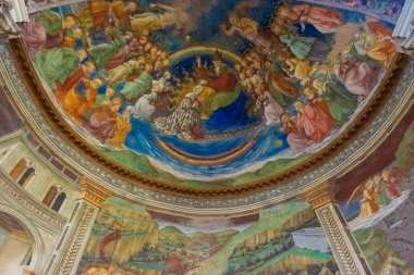 SPOLETO, İtalya, 7 AĞUSTOS 2021 Katedral Kubbesi 'nin İçi