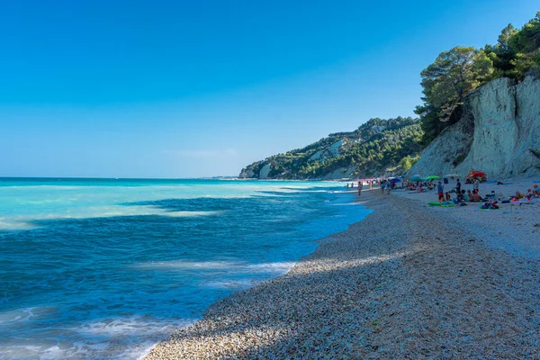 Sirolo Italien Juli 2021 Der Wunderschöne Strand Der Sassi Neri — Stockfoto