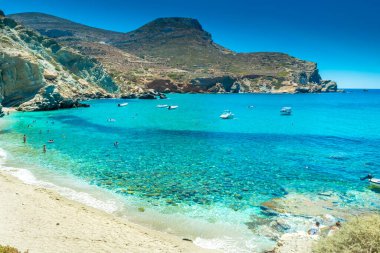Folegandros, Yunanistan, 12 Haziran 2022: Muhteşem Agali plajı