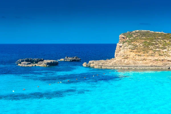 Incroyable Eau Cristalline Dans Lagune Bleue Île Comino Malte — Photo