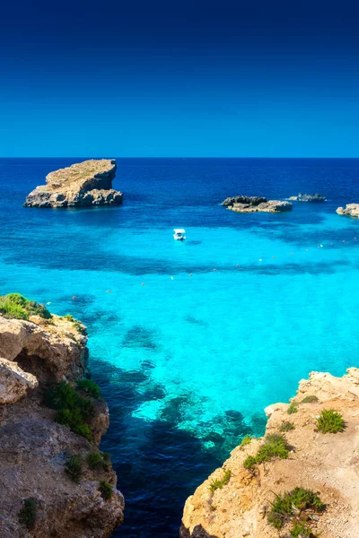Água Cristalina Incrível Lagoa Azul Ilha Comino Malta — Fotografia de Stock
