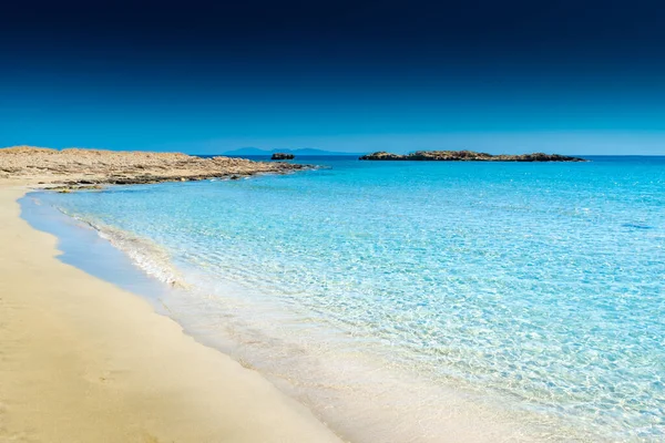 Increíble Agua Cristalina Playa Manganari Isla Ios Grecia — Foto de Stock